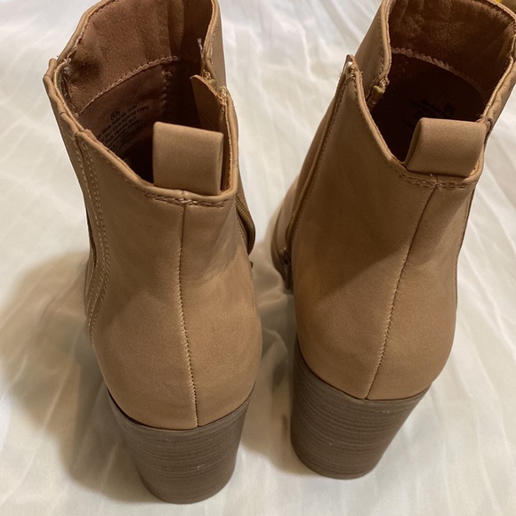 Universal Threads Short Booties - Picture 3 of 5